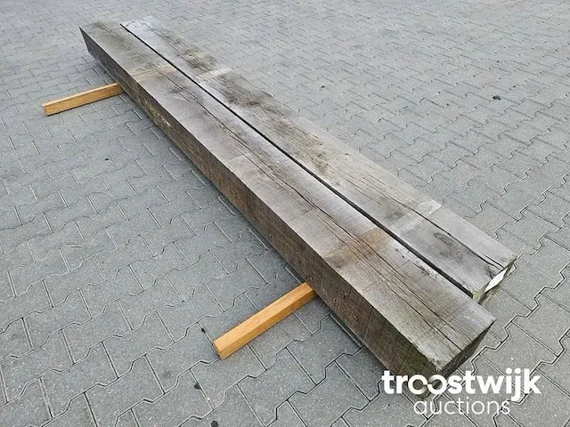 Inlands eiken balken 2 stuks 313-332cm 25x20cm dikte 20cm - afbeelding 2 van  7