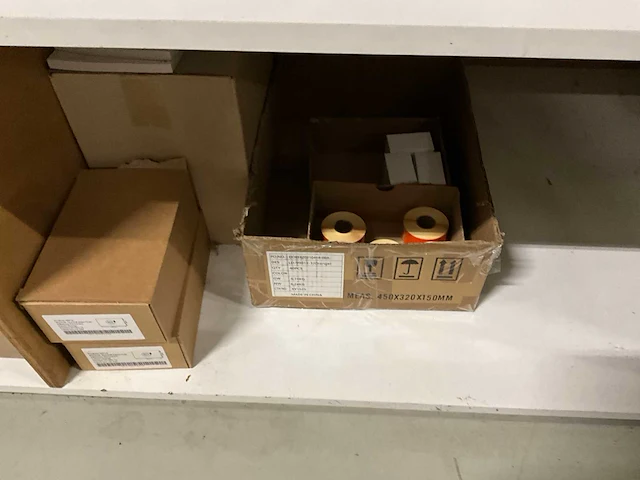 Inpaktafel met verzendmateriaal - afbeelding 3 van  13