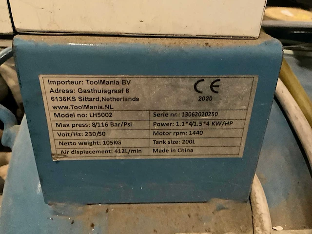 Inrichting werkbus t.b.v. isoleren. bestaande uit: toolmania lh5002 compressor, spuitslangen, pompen en regelaars - afbeelding 3 van  9