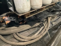 Inrichting werkbus t.b.v. isoleren. bestaande uit: toolmania lh5002 compressor, spuitslangen, pompen en regelaars - afbeelding 5 van  9