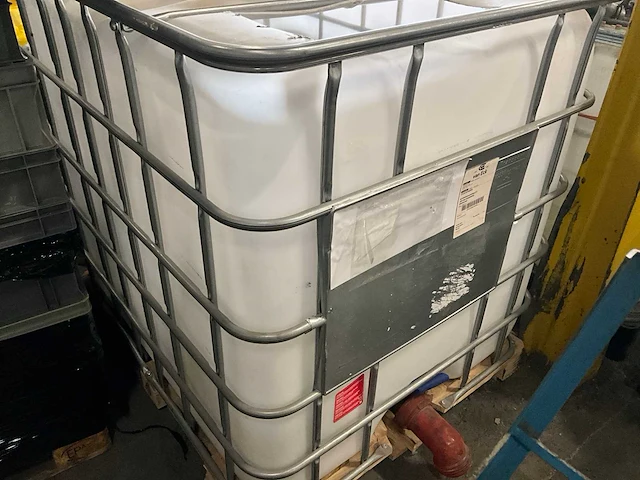 Inrichting werkbus t.b.v. isoleren. bestaande uit: toolmania lh5002 compressor, spuitslangen, pompen en regelaars - afbeelding 8 van  9