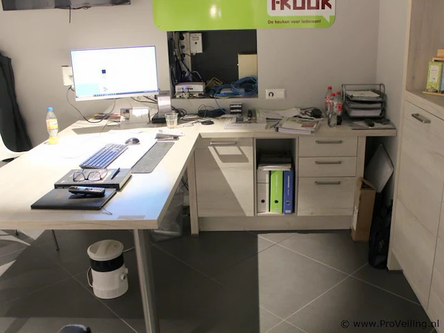 Inrichting werkplek met kastruimte - afbeelding 4 van  10
