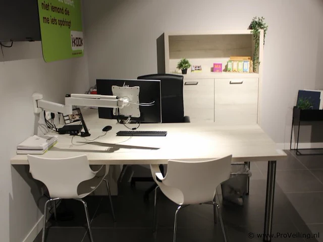 Inrichting werkplek met kastruimte - afbeelding 4 van  11