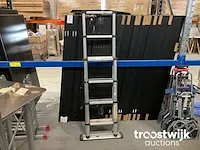 Inschuifbare vouwtrap - afbeelding 1 van  2