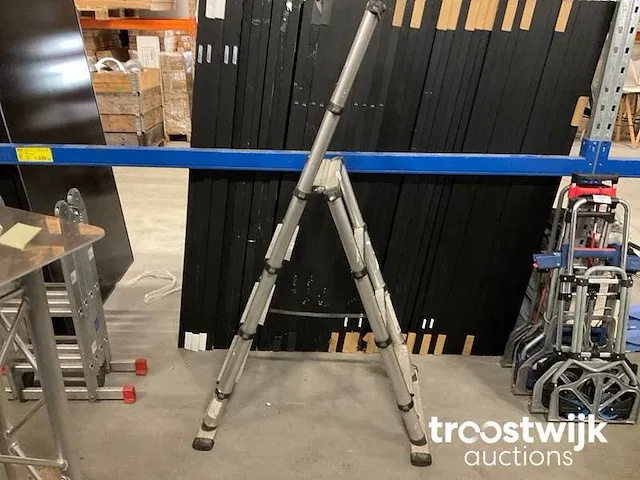 Inschuifbare vouwtrap - afbeelding 2 van  2