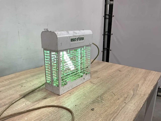 Insect-o-cutor f1 insecten lamp - afbeelding 2 van  5