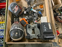 Installatiemateriaal en motorfiets onderdelen - afbeelding 2 van  3