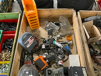 Installatiemateriaal en motorfiets onderdelen - afbeelding 3 van  3