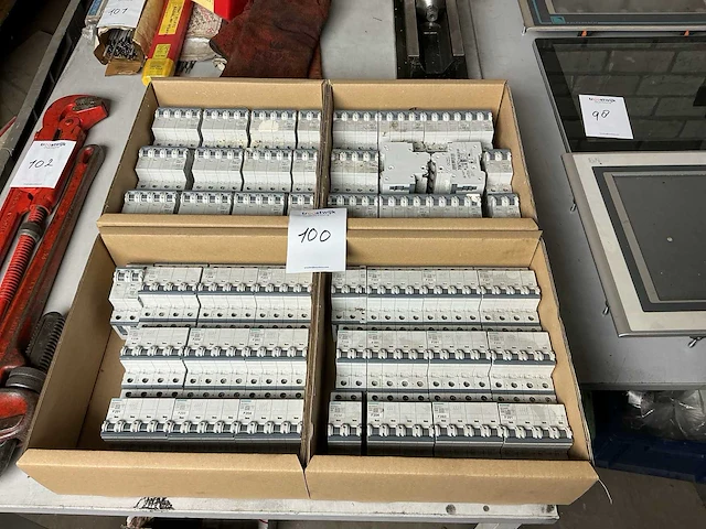 Installatiemateriaal - afbeelding 1 van  2