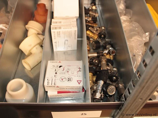 Installatiematerialen sanitair - afbeelding 1 van  6