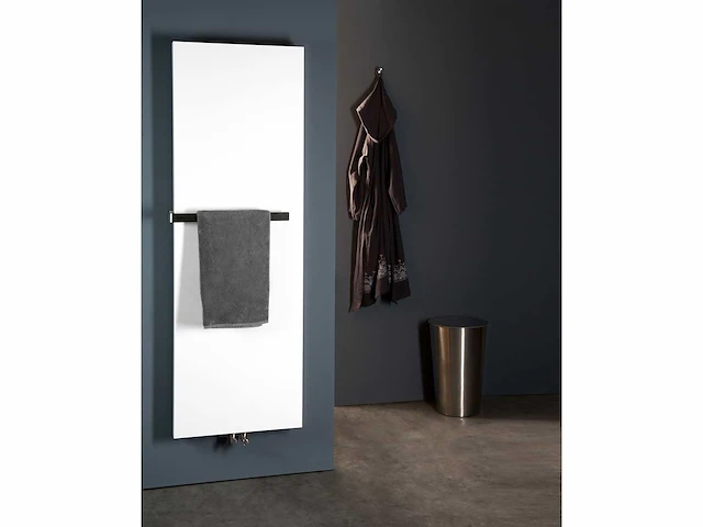 Instamat - stretta - sierradiator met handdoekrek 172,5x47 cm - afbeelding 1 van  4