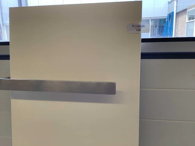 Instamat - stretta - sierradiator met handdoekrek 172,5x47 cm - afbeelding 3 van  4