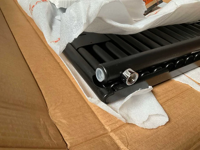 Instamat tempo radiator soft zwart tev200.55k designradiator - afbeelding 4 van  5