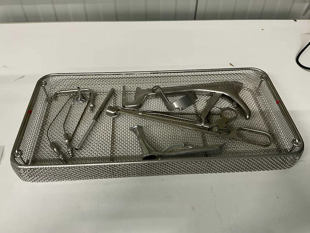 Instrumenten net met instrumenten - afbeelding 1 van  1