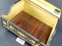 Intarsia houten kist met slot - afbeelding 3 van  5