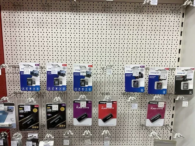 Integral usb sticks en geheugenkaarten (12x) - afbeelding 1 van  7