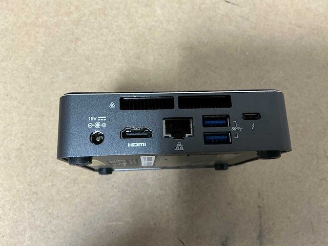 Intel nuc7i5bnk desktop - afbeelding 2 van  5