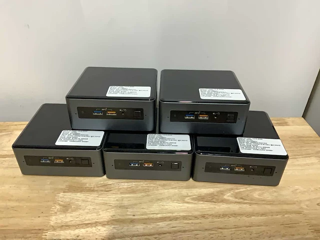 Intel nuc8beh desktop (5x) - afbeelding 1 van  7