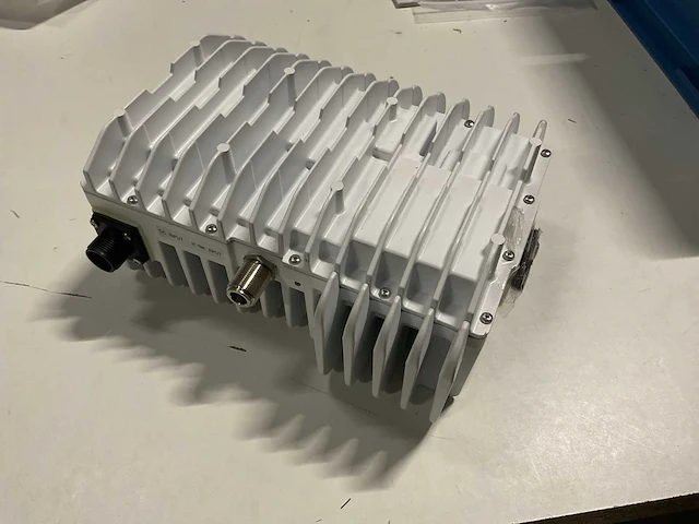 Intellian v1-2103 njrc buc ku-band - afbeelding 3 van  8