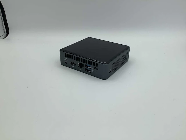 Inten nuc nuc8bek mini pc - afbeelding 2 van  4