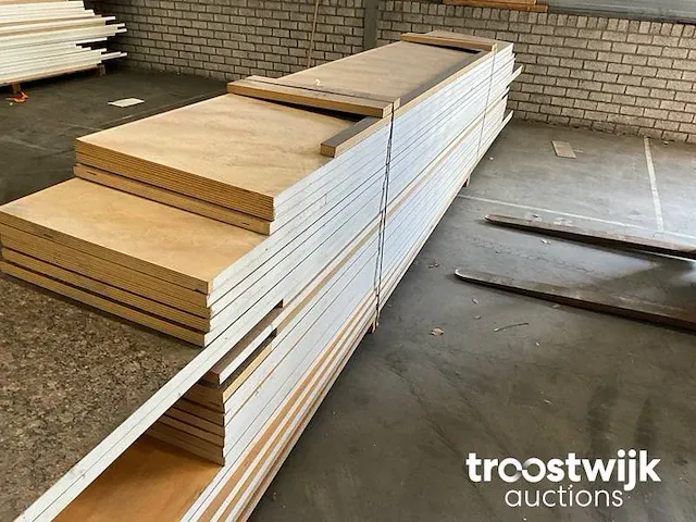 Interblad keukenbladen met een ondergrond van watervast verlijmd multiplex met daarop een harde toplaag van hpl (high pressure laminate) - afbeelding 4 van  9