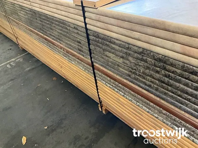 Interblad keukenbladen met een ondergrond van watervast verlijmd multiplex met daarop een harde toplaag van hpl (high pressure laminate) - afbeelding 6 van  9