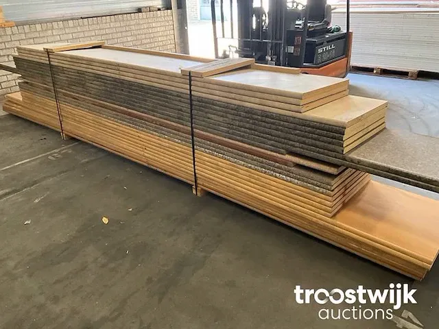 Interblad keukenbladen met een ondergrond van watervast verlijmd multiplex met daarop een harde toplaag van hpl (high pressure laminate) - afbeelding 8 van  9