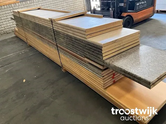 Interblad keukenbladen met een ondergrond van watervast verlijmd multiplex met daarop een harde toplaag van hpl (high pressure laminate) - afbeelding 9 van  9