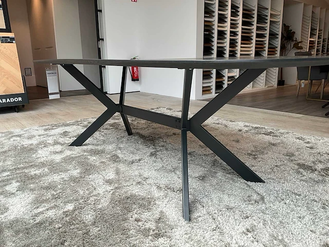 Interliving talud eetkamertafel 240x105 cm - afbeelding 2 van  2