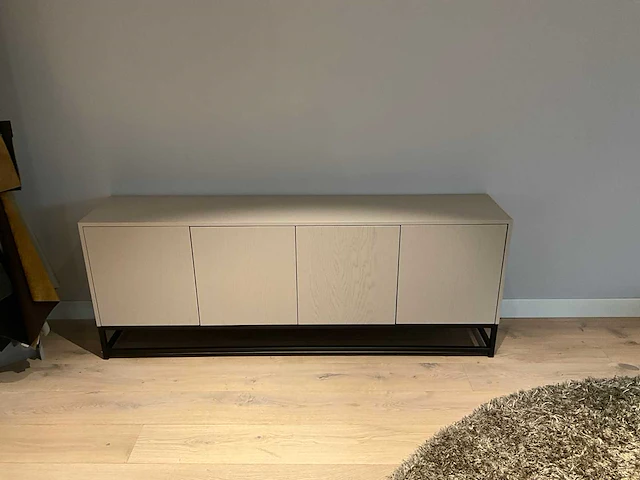 Interliving thompson 2083 dressoir opbergkast - afbeelding 1 van  3