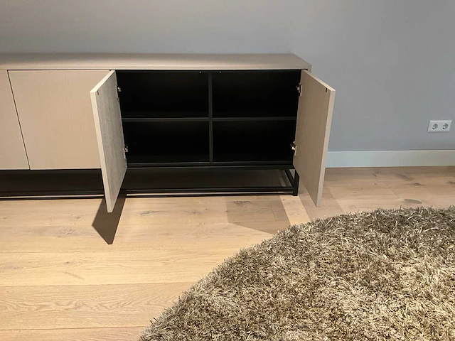 Interliving thompson 2083 dressoir opbergkast - afbeelding 3 van  3