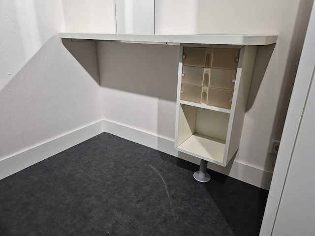Interlubke - kaptafel - meubel + spiegel - afbeelding 1 van  5