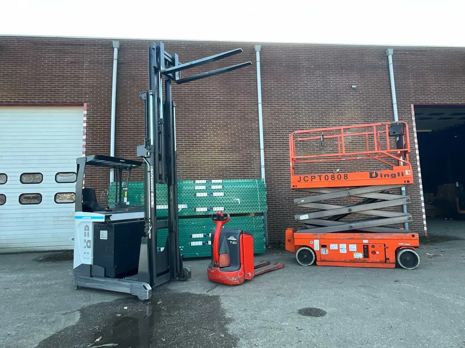 Intern transport, magazijnstellingen, led verlichting en handelsgoederen