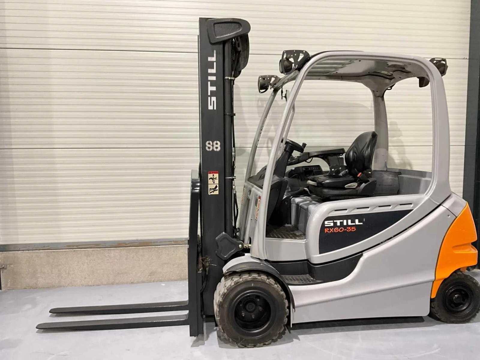 Intern transport materieel , (spin)hoogwerkers en gereedschappen