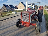 International - 624 - tweewielaangedreven landbouwtractor - afbeelding 12 van  17