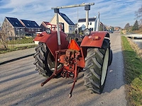 International - 624 - tweewielaangedreven landbouwtractor - afbeelding 13 van  17