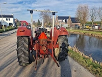 International - 624 - tweewielaangedreven landbouwtractor - afbeelding 14 van  17