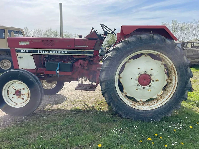 International - 644 - oldtimer tractor - afbeelding 7 van  14