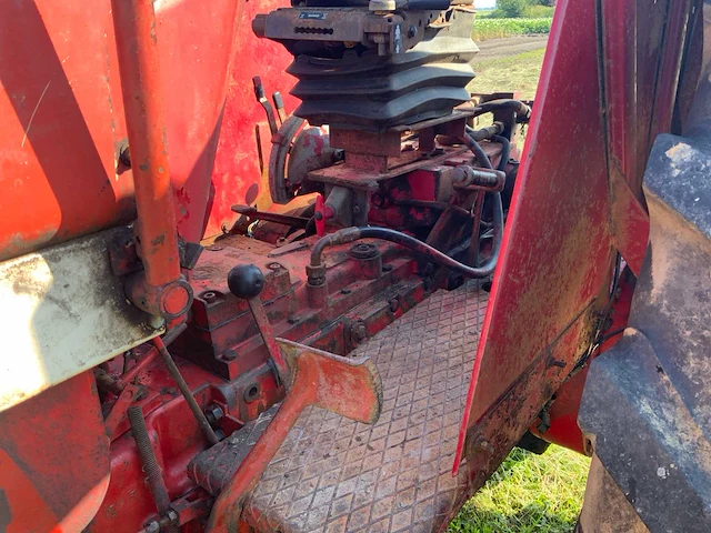 International 1046 a oldtimer tractor - afbeelding 10 van  27