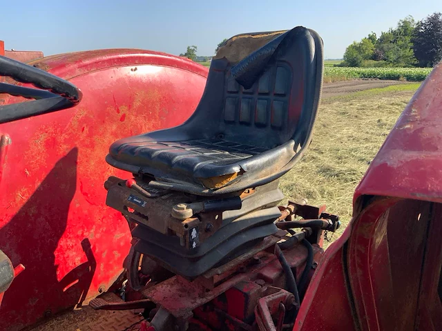 International 1046 a oldtimer tractor - afbeelding 13 van  27
