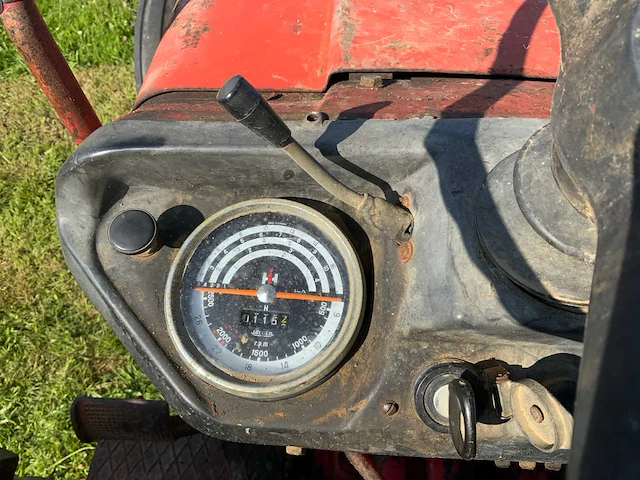 International 1046 a oldtimer tractor - afbeelding 16 van  27