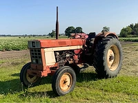 International 1046 a oldtimer tractor - afbeelding 25 van  27