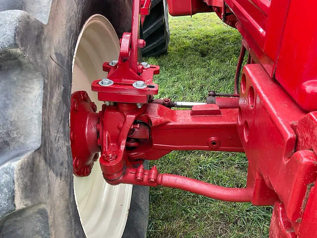 International 1255 vierwielaangedreven landbouwtractor - afbeelding 9 van  46