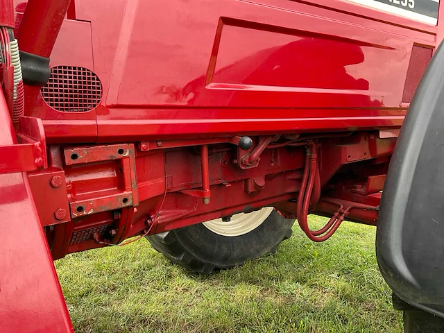 International 1255 vierwielaangedreven landbouwtractor - afbeelding 14 van  46