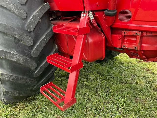 International 1255 vierwielaangedreven landbouwtractor - afbeelding 16 van  46