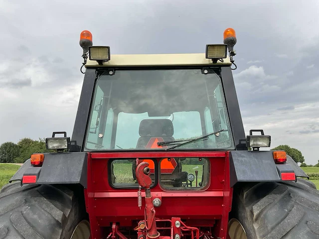 International 1255 vierwielaangedreven landbouwtractor - afbeelding 19 van  46
