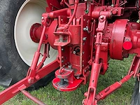 International 1255 vierwielaangedreven landbouwtractor - afbeelding 24 van  46