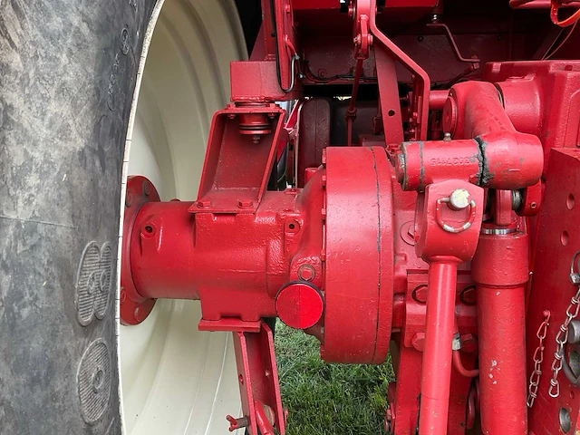 International 1255 vierwielaangedreven landbouwtractor - afbeelding 27 van  46