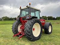 International 1255 vierwielaangedreven landbouwtractor - afbeelding 42 van  46