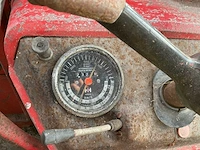 International 353 oldtimer tractor - afbeelding 6 van  16